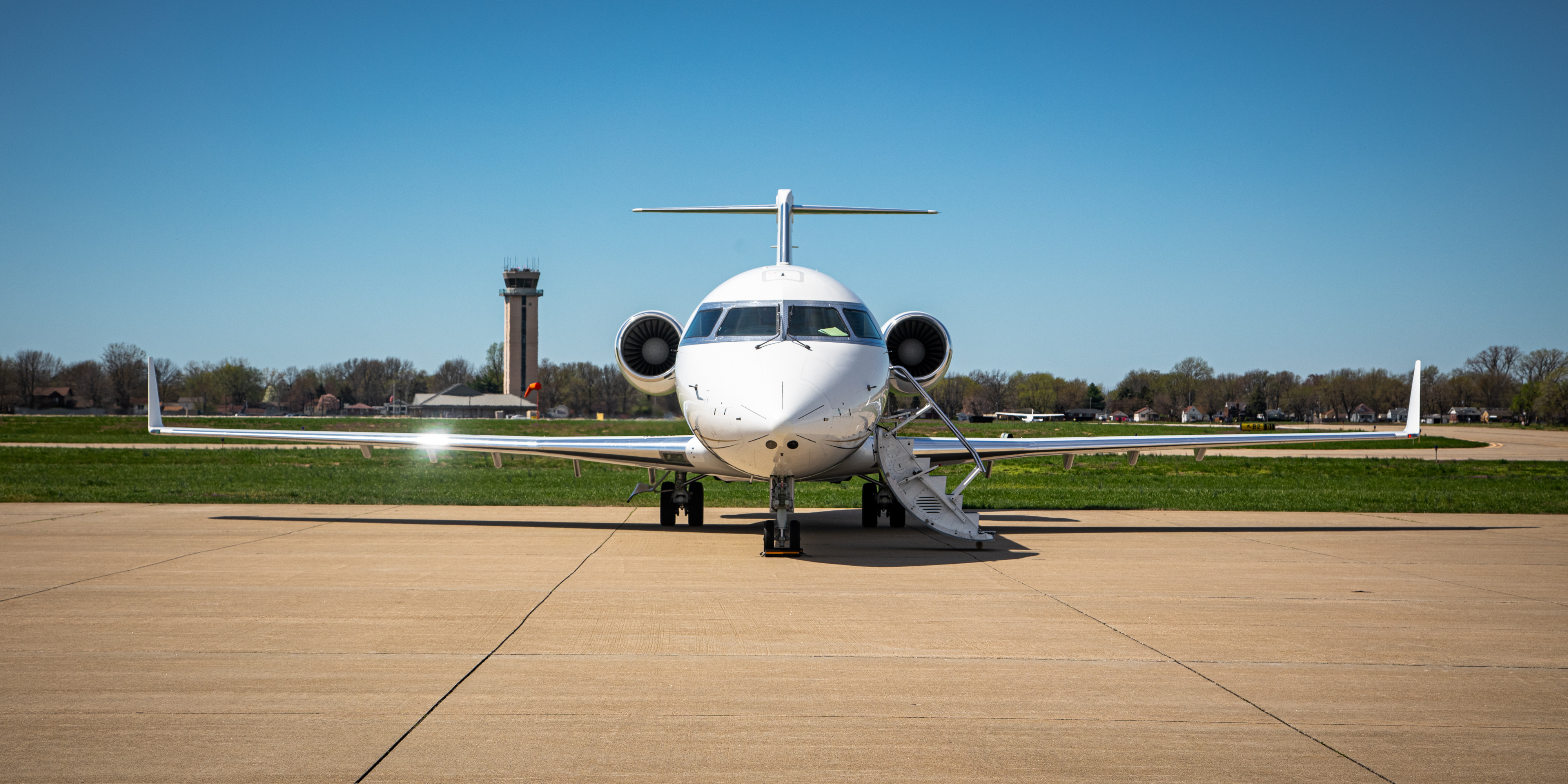 Bombardier Challenger 850 regional jet